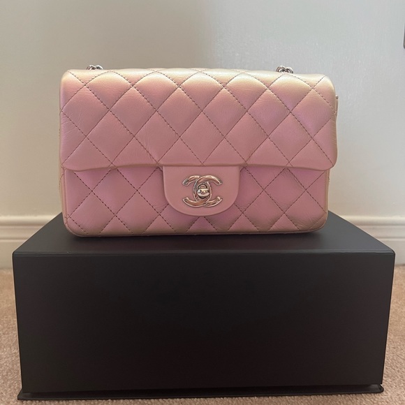 AUTHENTIC - CHANEL MINI - 21K PINK IRIDESCENT - Picture 9 of 11